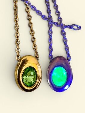 Sarah Coventry Uranium Glass Pendant Vintage Necklace